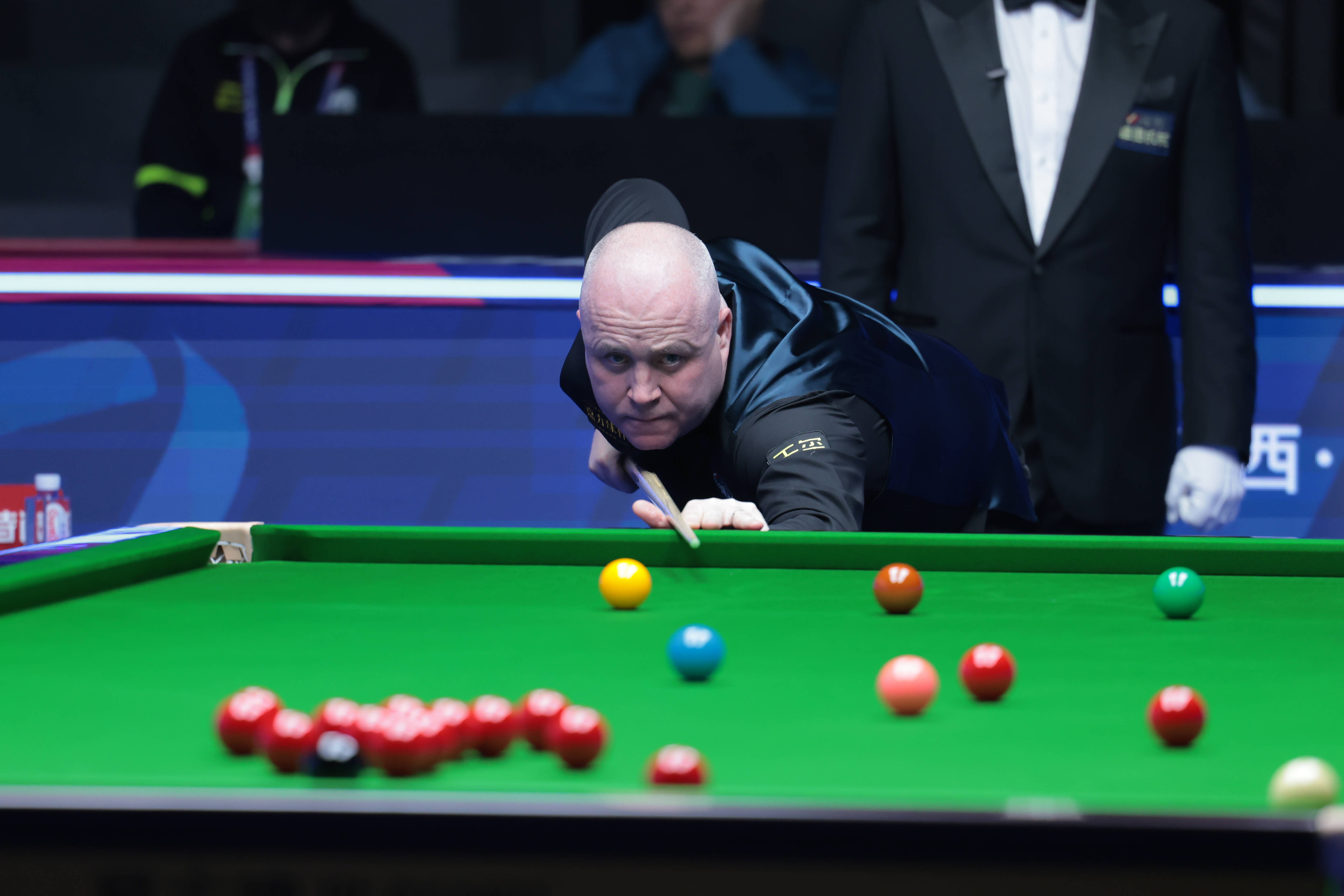 两端做足了 两端做足了