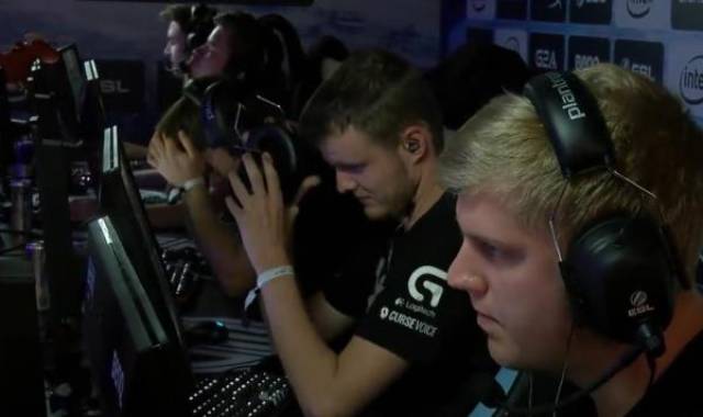 被同时推到 被同时推到